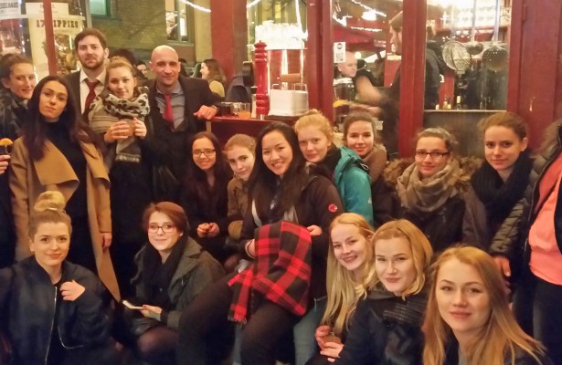 Verdiente Überraschung für die wA- Jugend zum Ende der Hinrunde.